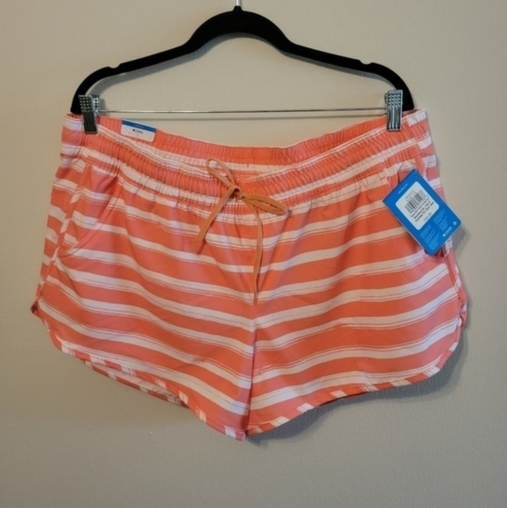 Women's‎ Columbia Shorts
